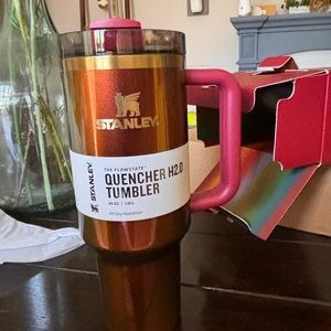 Limited edition Lainey Wilson 40 oz Stanley